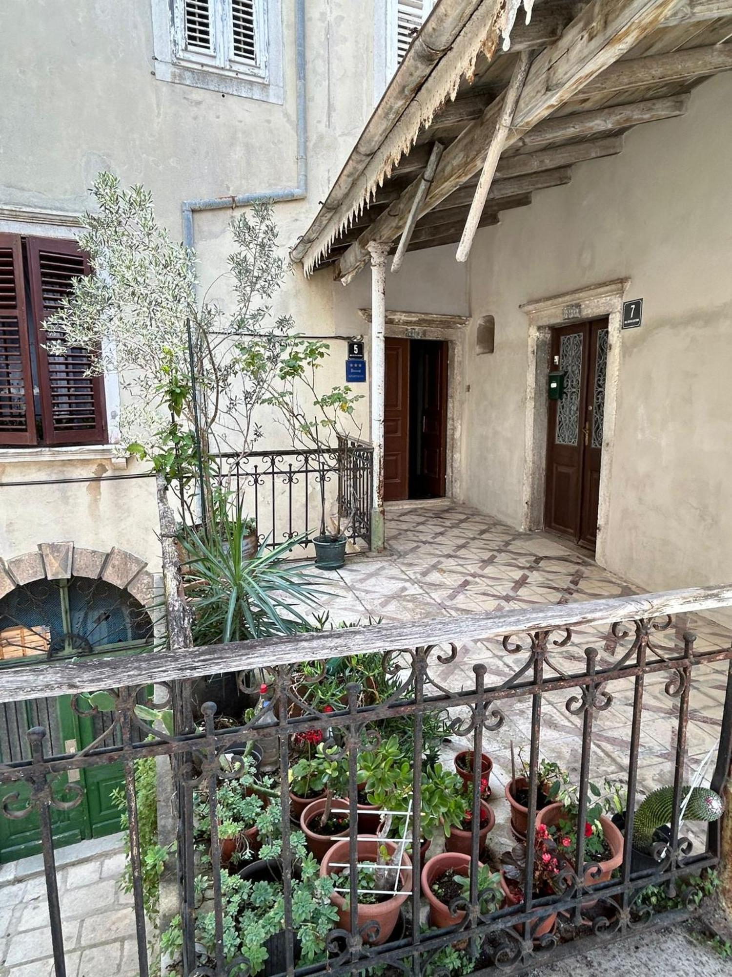 Apartman Lavanda Cres Zewnętrze zdjęcie